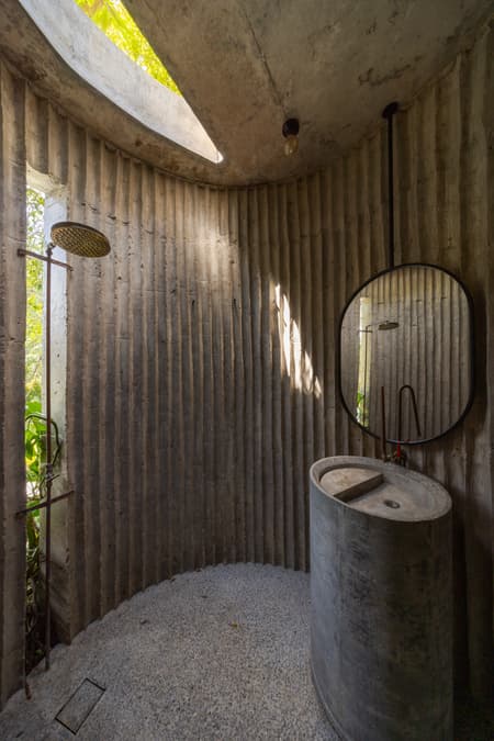 Tropical Shift House